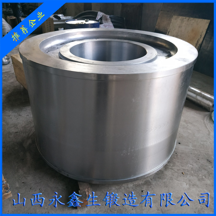 雙懸臂門式起重機(jī)筒體鍛件